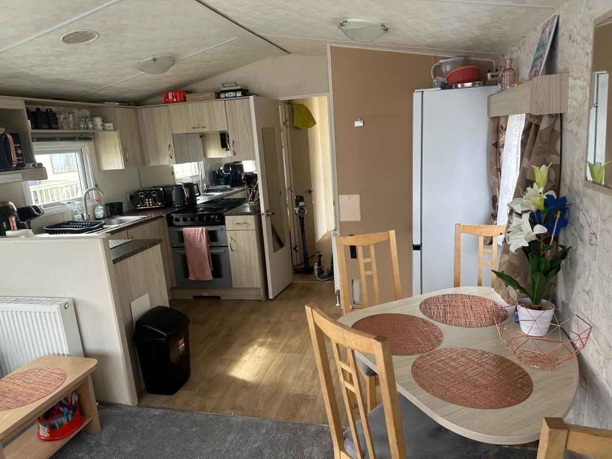 Angie'S Caravan At Seawick 호텔 Saint Osyth 외부 사진