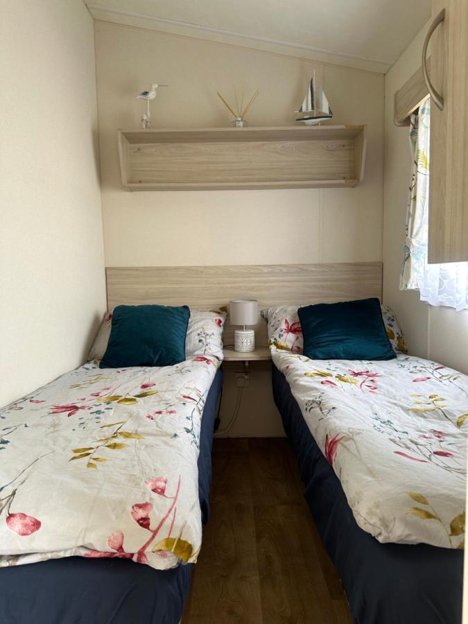 Angie'S Caravan At Seawick 호텔 Saint Osyth 외부 사진